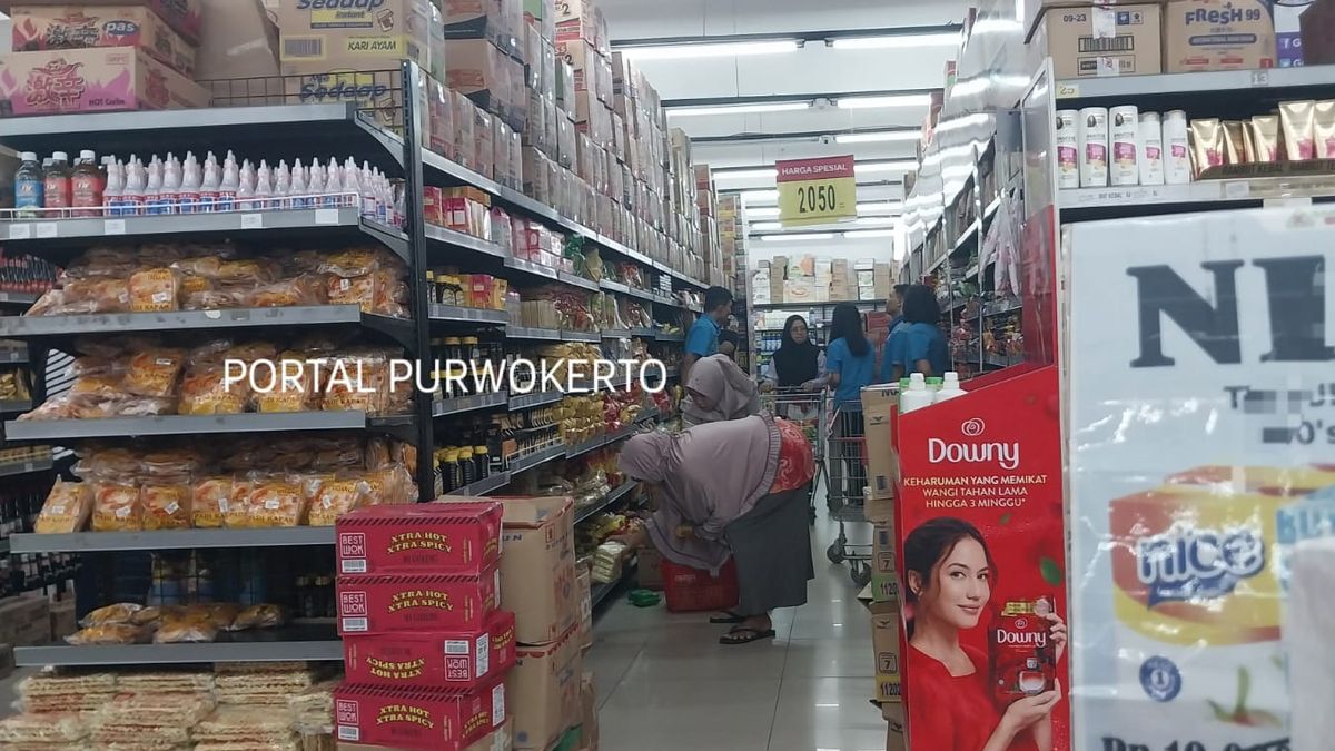 Rizquna: Tempat Belanja yang Menyatu dengan Hidup Warga Cilacap
